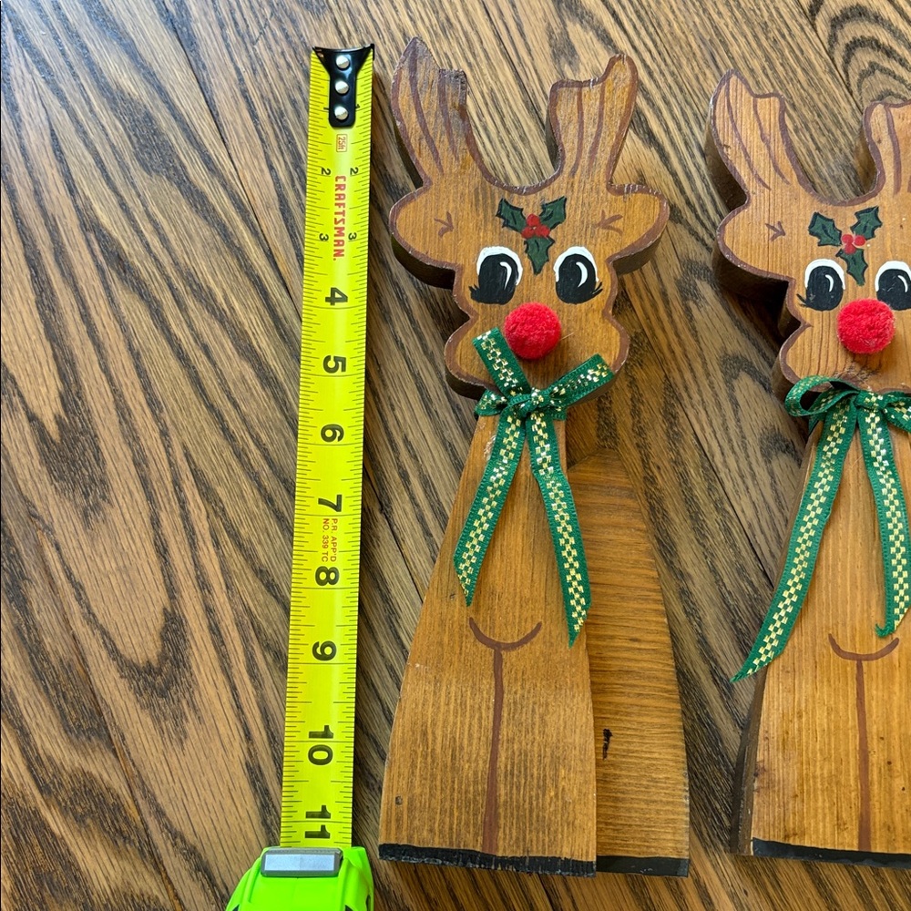 Handmade Wooden Reindeer with Green Bow and puff ball nose - Picture 5 of 6